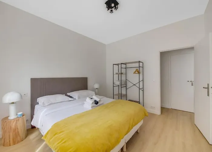 Appartamento Charming Near Eiffel Tower 2br Ii Parigi