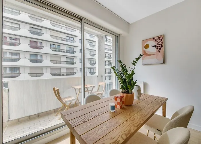 Charming Near Eiffel Tower 2br Ii * 파리
